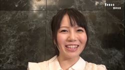 미야자키 由麻 鼻摘み 인터뷰 장면