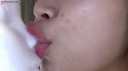 First half ② Mitsuki Yuina licks the mannequin face! Dry face licking, nose blow job!