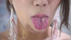 我的妹妹來到東京, 東京女孩從該地區圖瓦維羅觀察 (2)-刷牙和舌頭拋光喉部分-